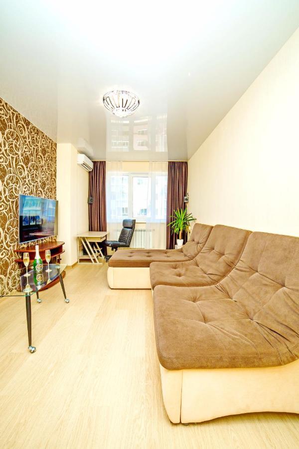 Квартира Посуточно Двокімнатна У Мікрорайоні Садовий Мережа Alex Apartments Документи Для Відряджень Фоп 3 Група Poltava Ngoại thất bức ảnh